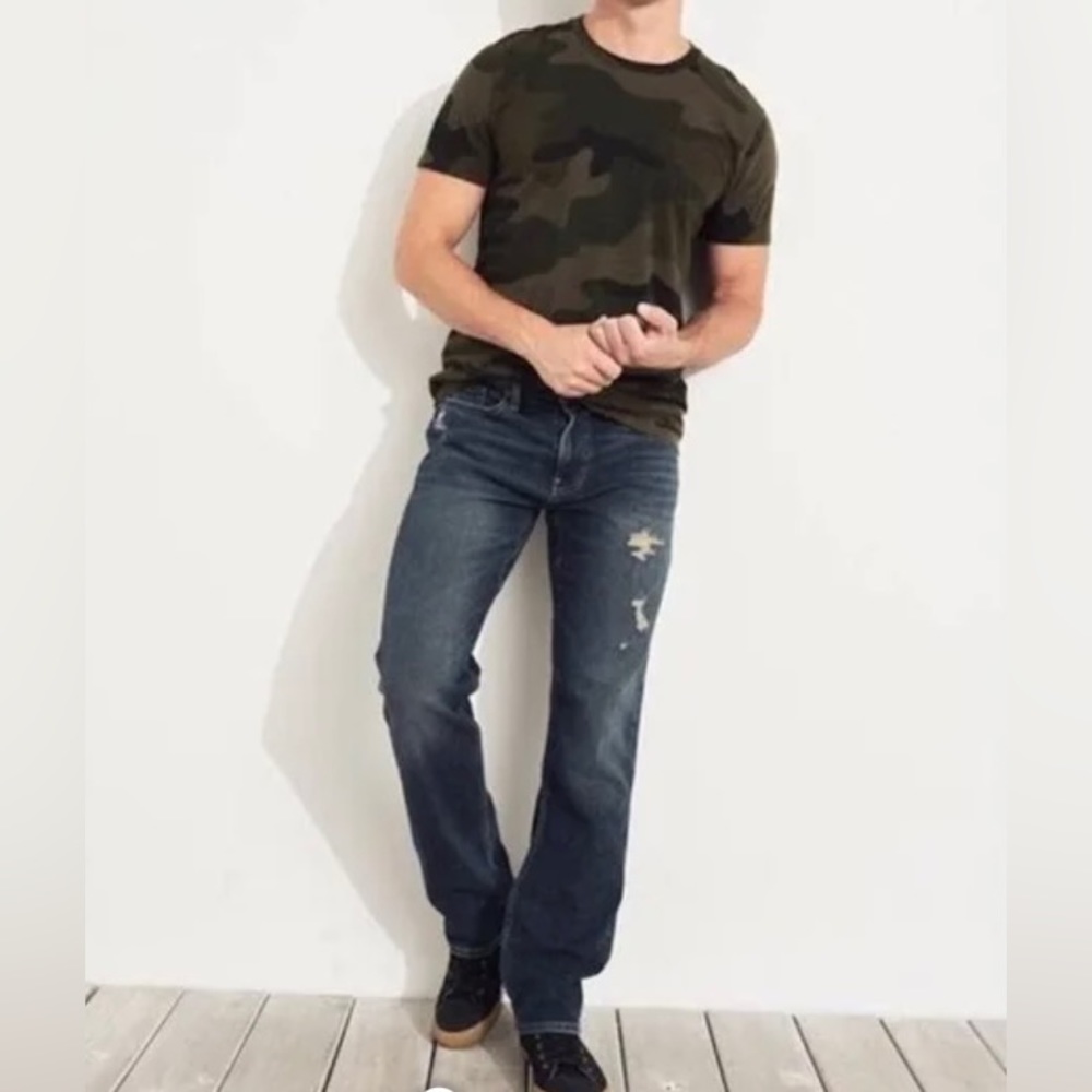 Hollister button fly, classic straight men’s jeans 32/30 distressed